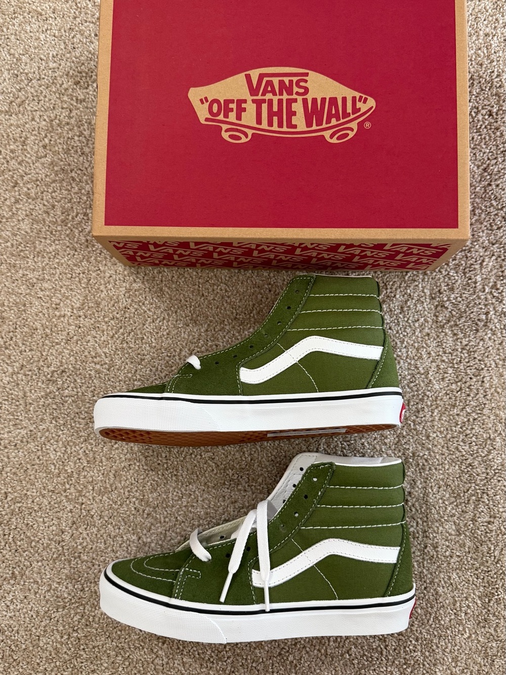 NWT Women’s Vans SK8-Hi Green & White High-Top Sneakers